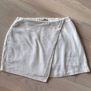 Abercrombie Scarlett White Linen Skort